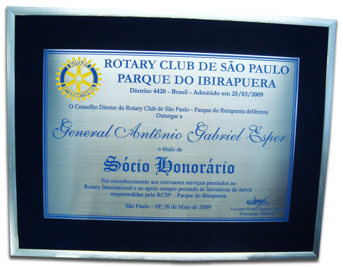 Placa de homenagem conferindo título de Sócio Honorário do Rotary Club de São Paulo.