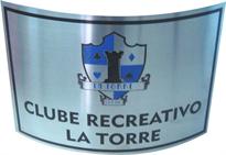 Placa de sinalização de recepção de clube recreativo com gravação de logotipo.