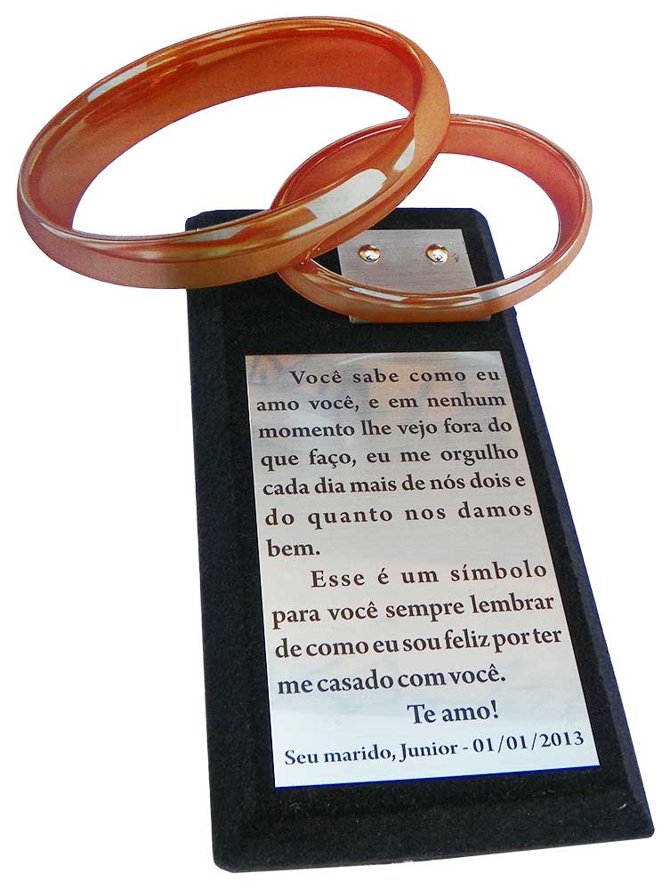Troféu aliança com placa gravada medindo 12x7,5cm